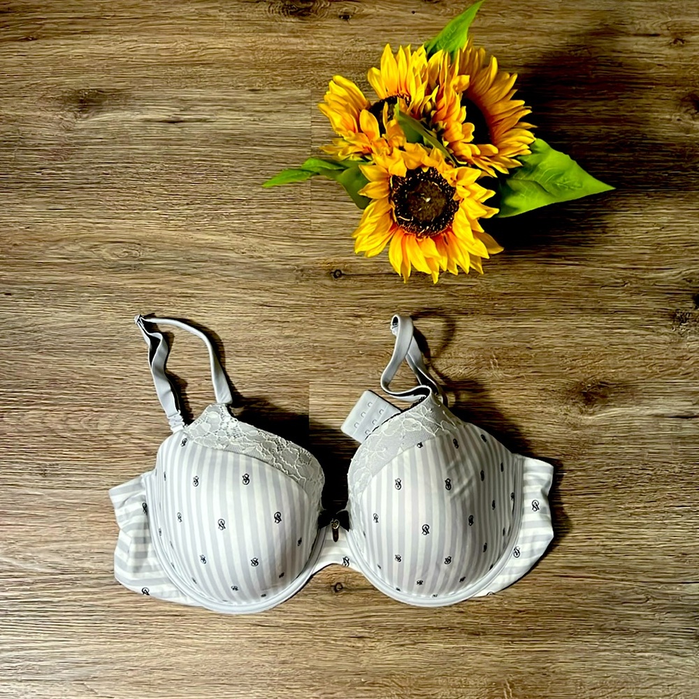 Victoria’s Secret lined perfect coverage bra 38DD